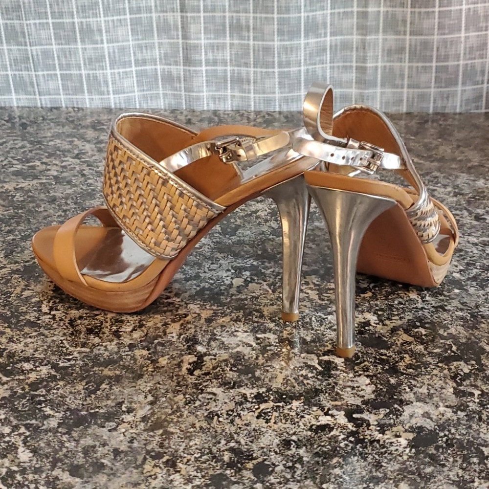 Shoes - Picture 2 of 8